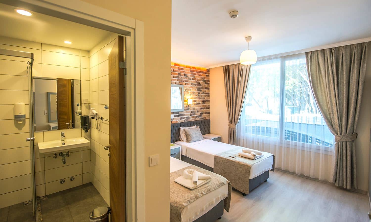 rooms-standard-room