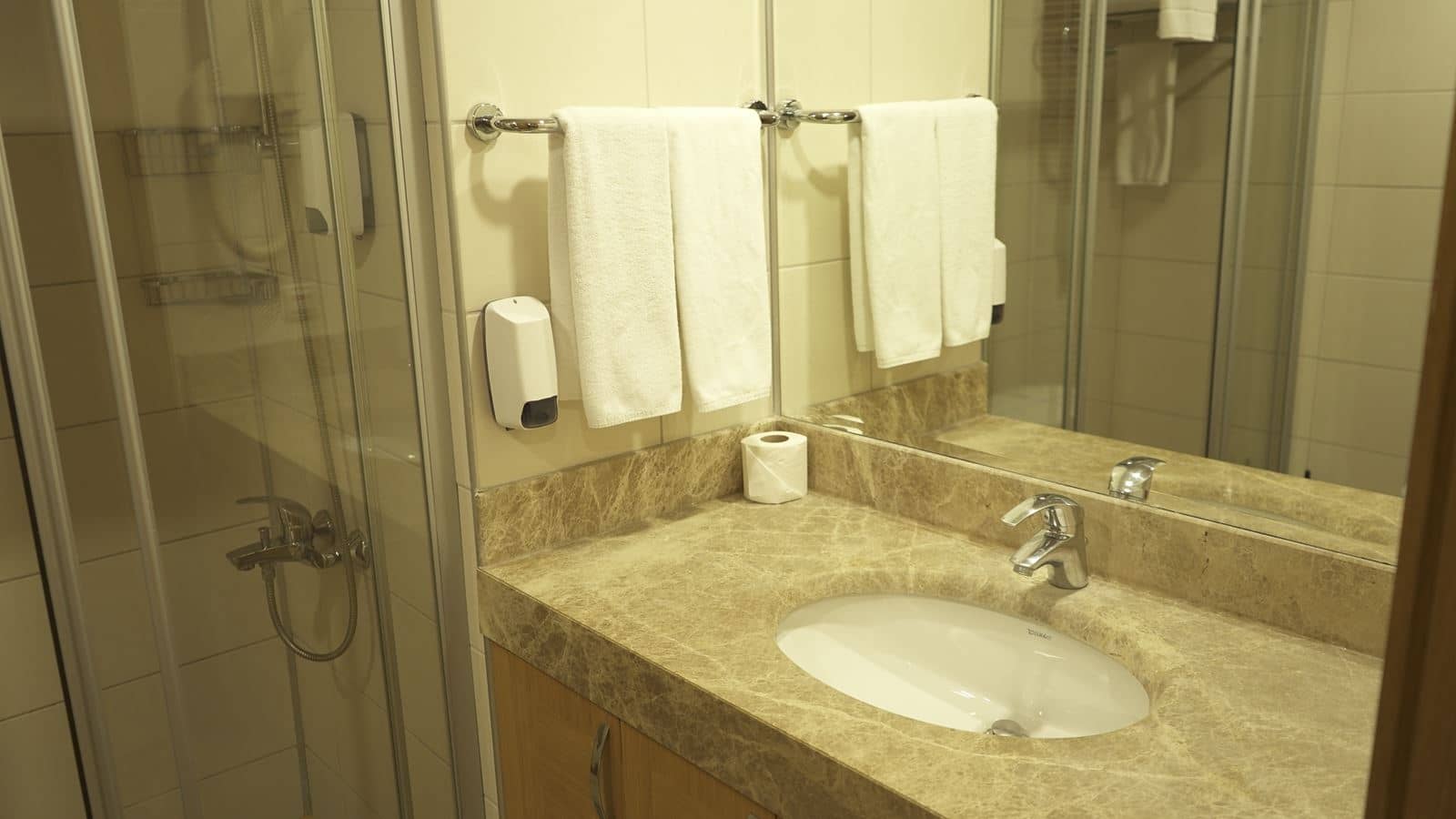 rooms-standard-room