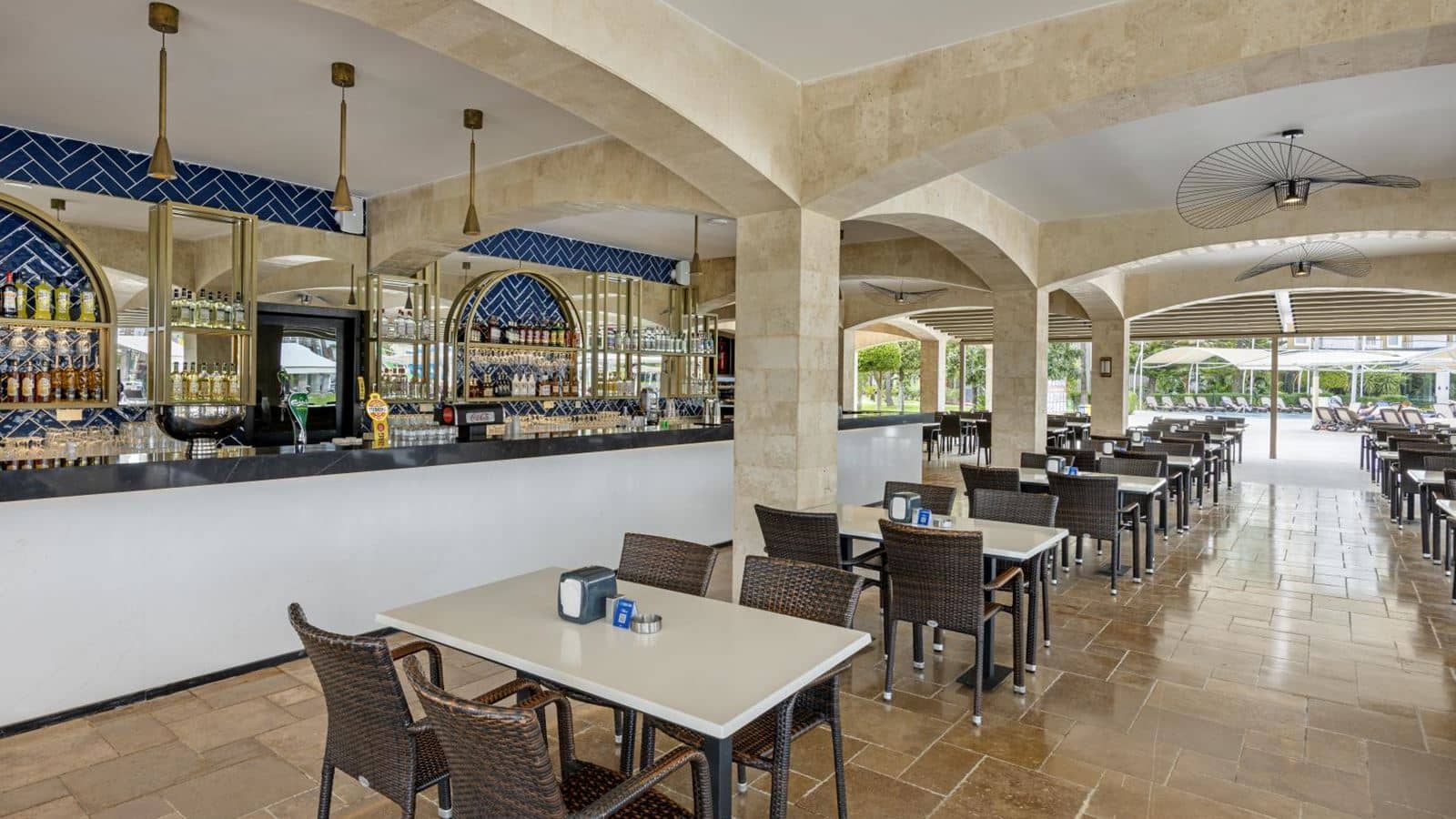 restaurants-aqua-bar-snack