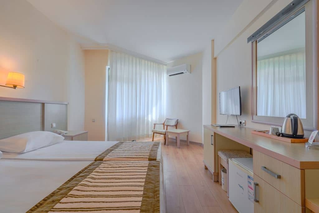 rooms-standard-room