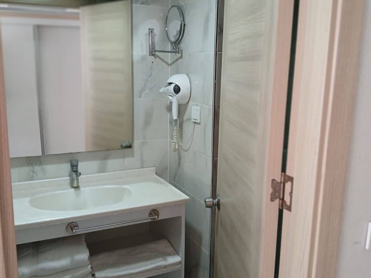 rooms-family-room