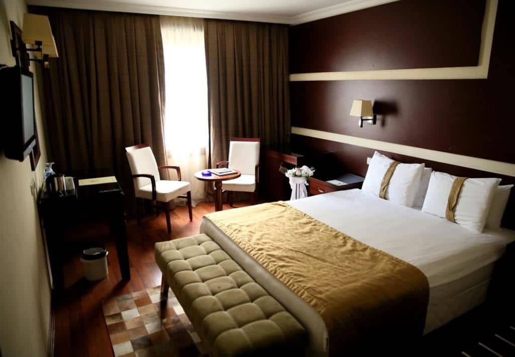 rooms-standard-double-room