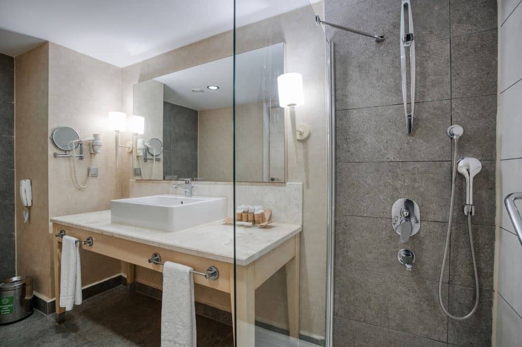 rooms-deluxe-room