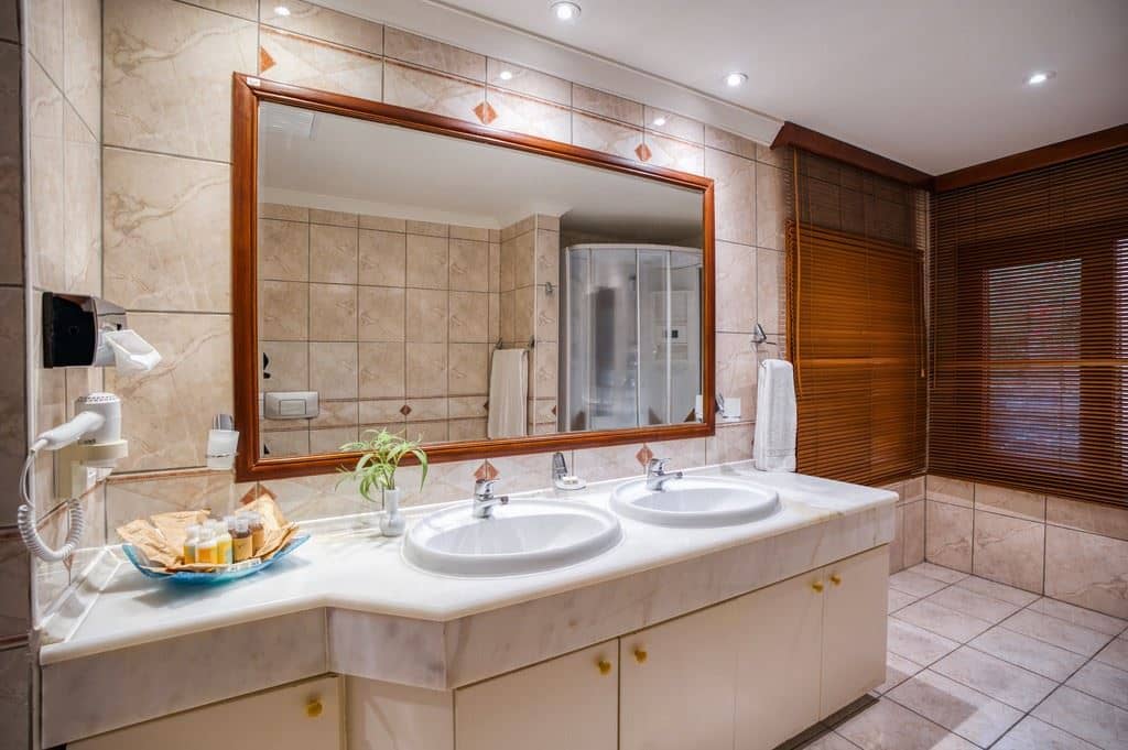 rooms-honeymoon-room