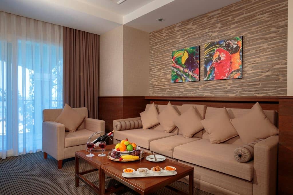 rooms-suite-room