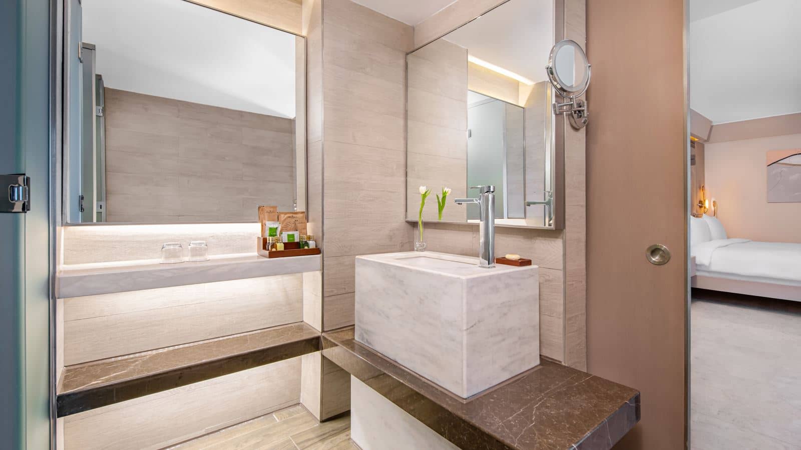 rooms-deluxe-suite