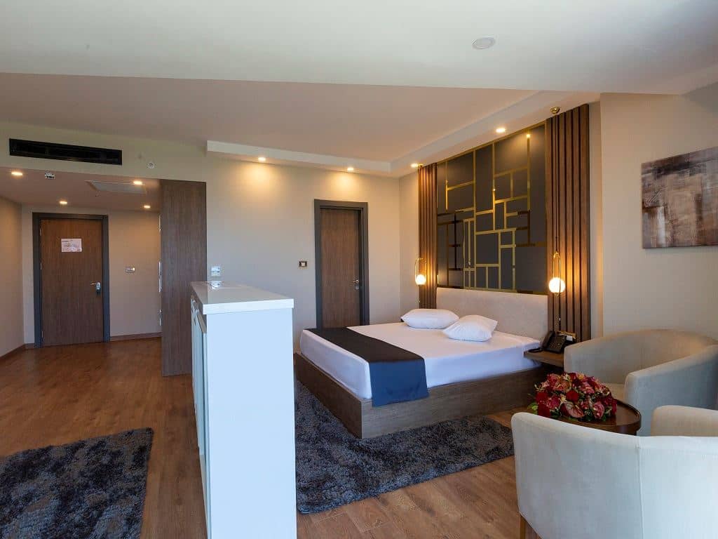 rooms-premium-deluxe-oda-gol-manzarali