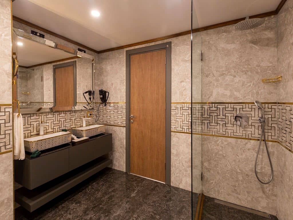 rooms-premium-deluxe-oda-gol-manzarali
