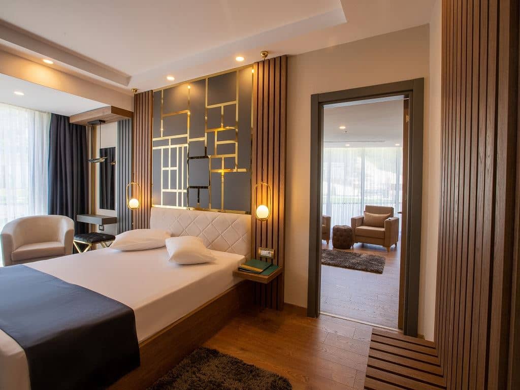 rooms-junior-suite-1+1-balkonlu-bahce-manzarali