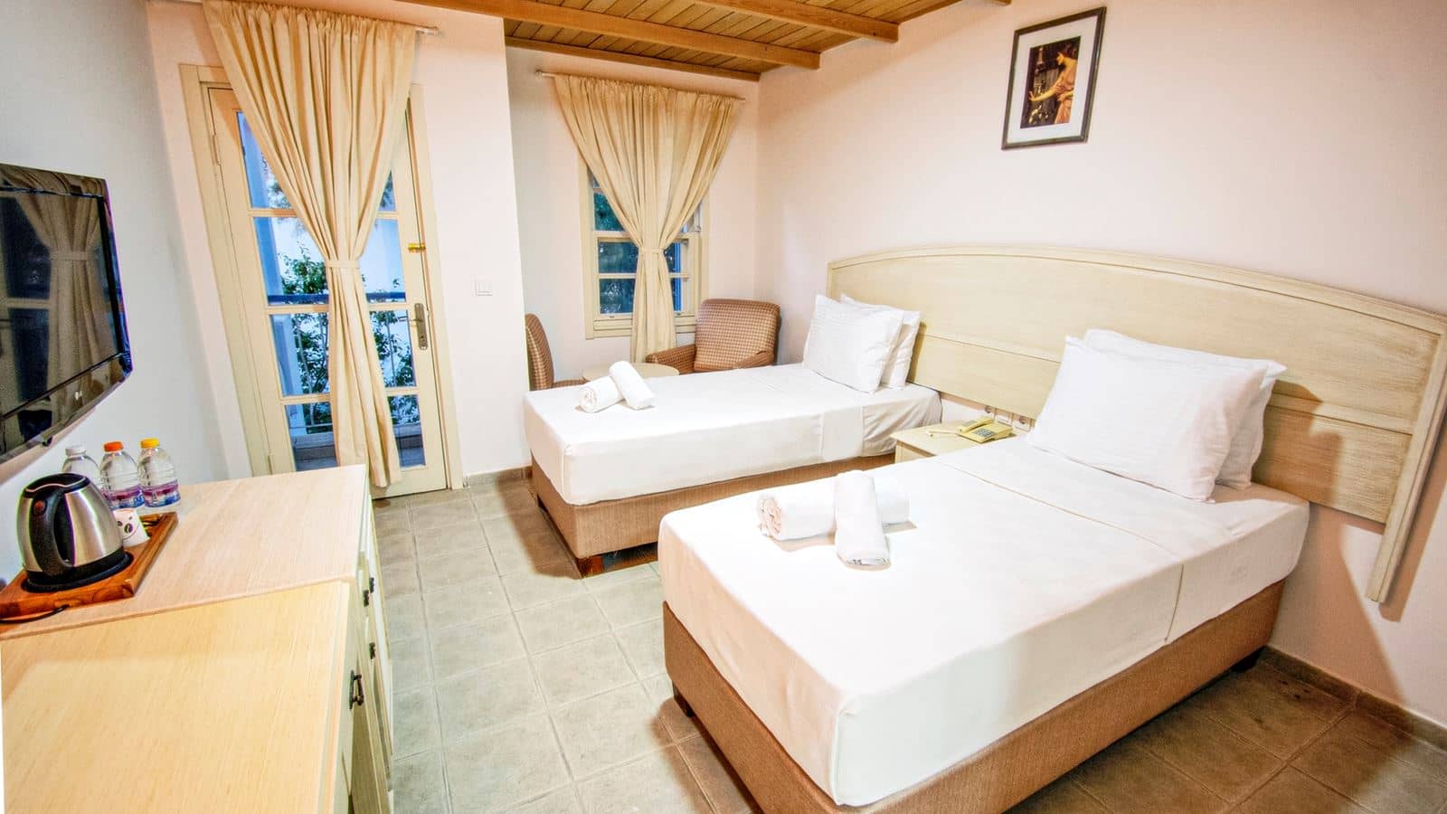 rooms-superior-room
