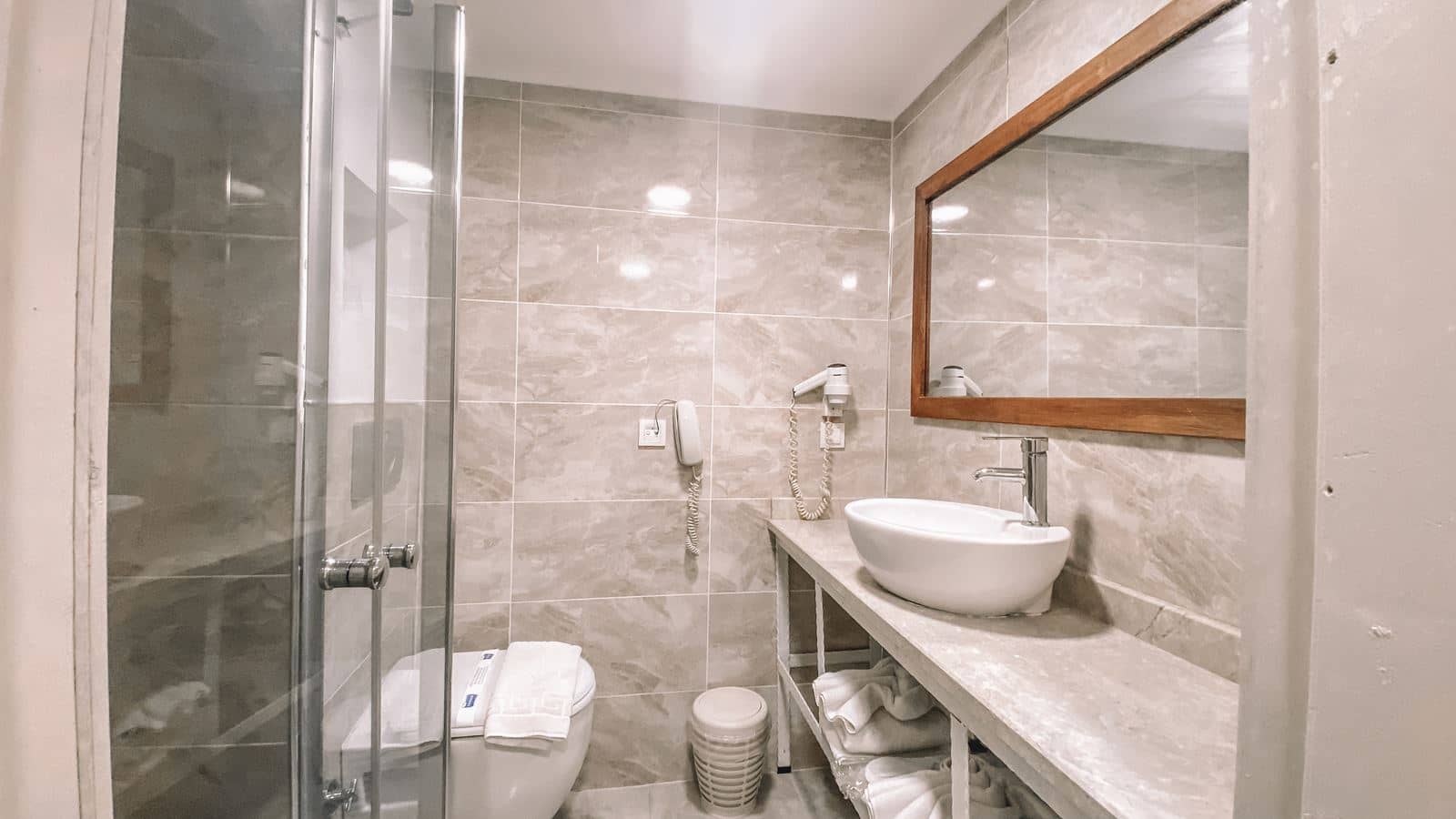rooms-superior-room
