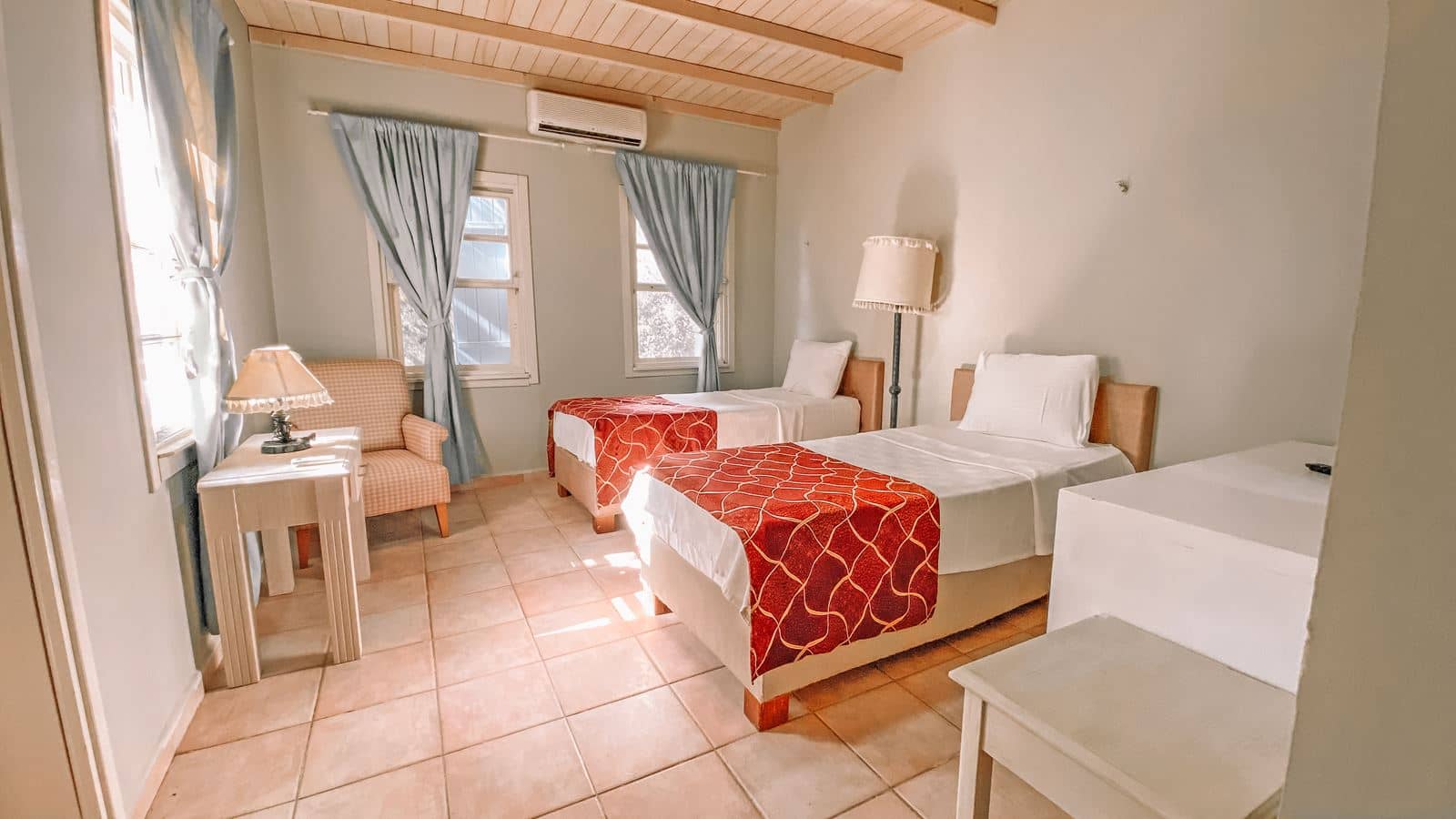 rooms-family-room