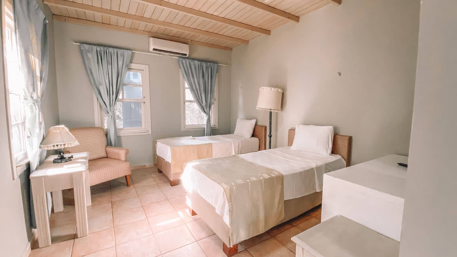 rooms-family-room