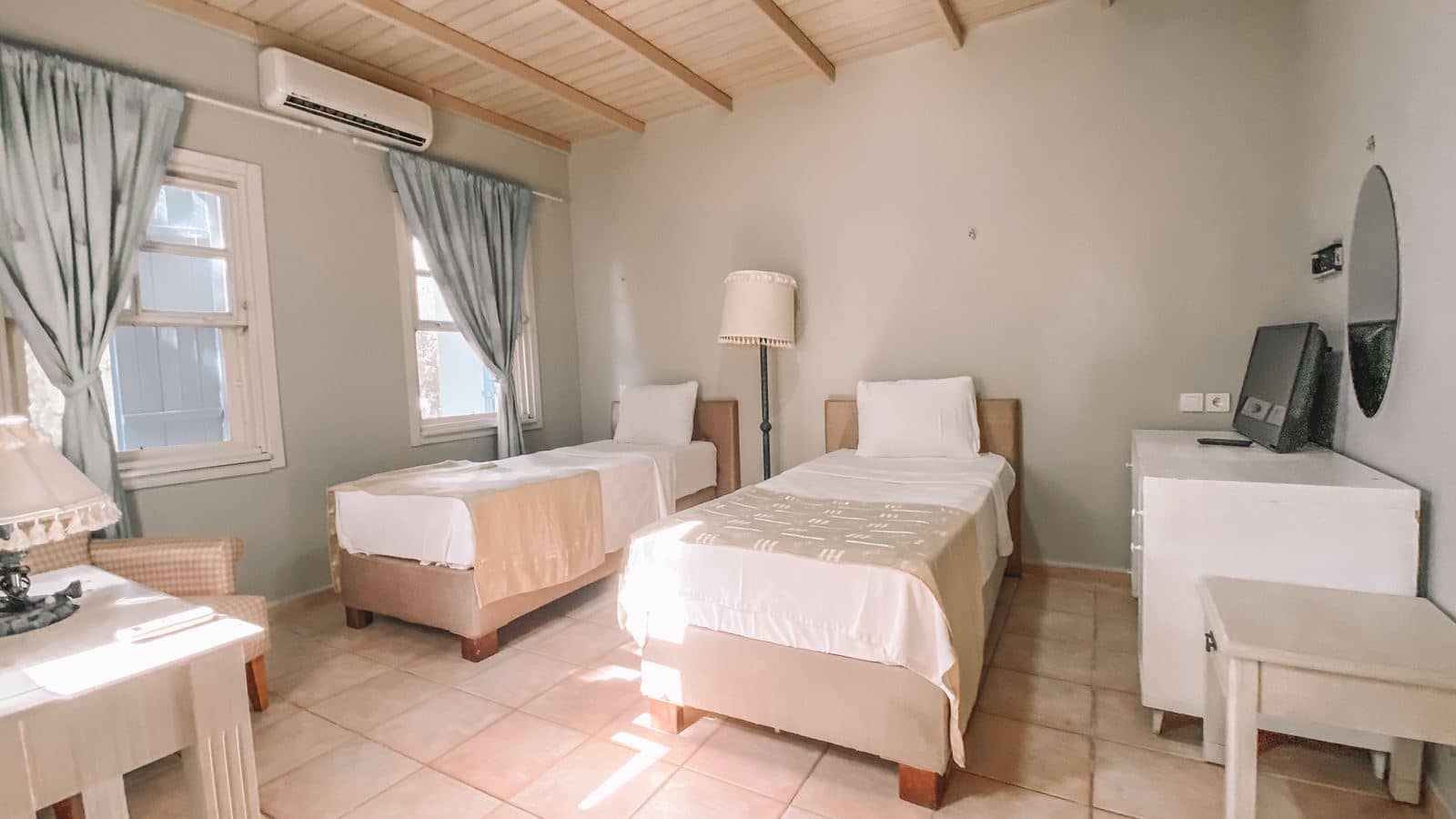 rooms-family-room
