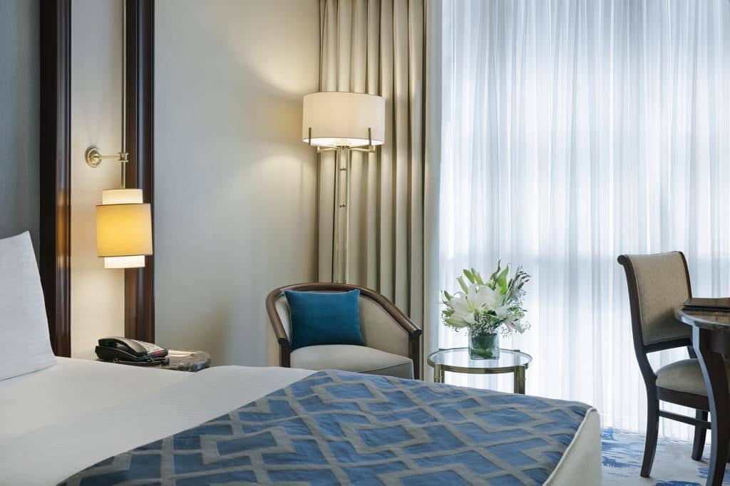 rooms-connection-room