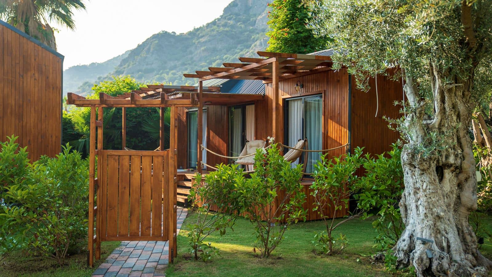 rooms-jakuzili-tiny-house