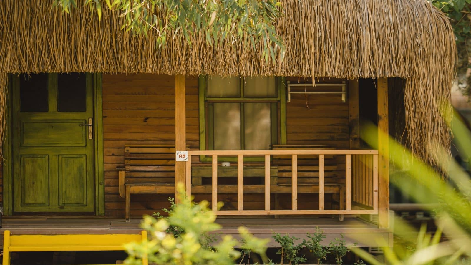 rooms-bungalow-standard-room
