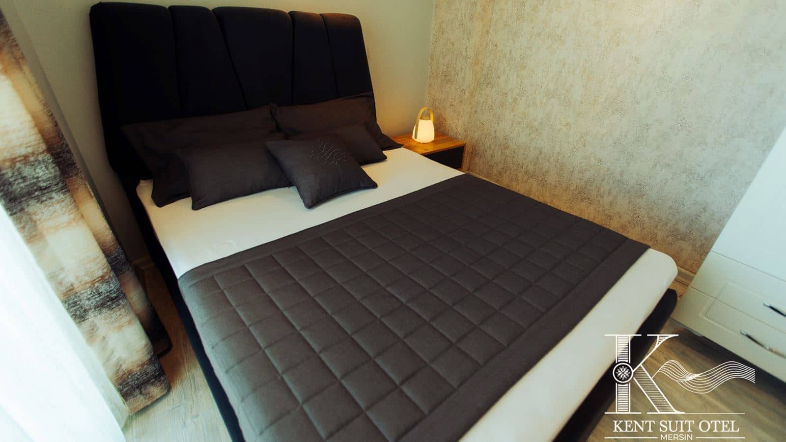 rooms-junior-suit