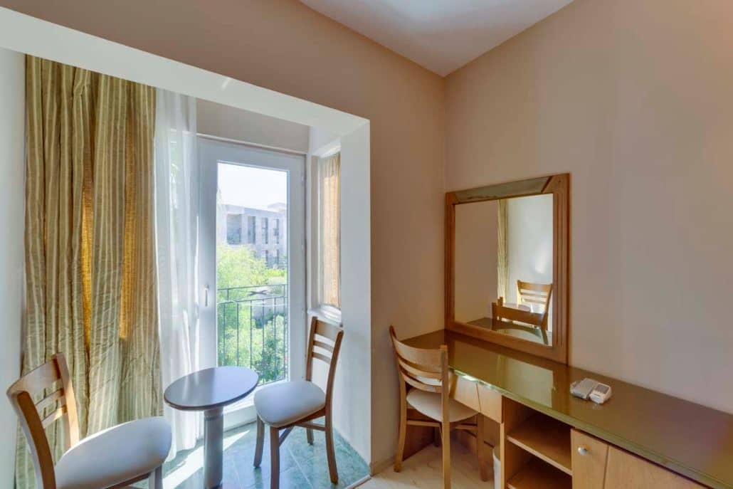 rooms-standard-room