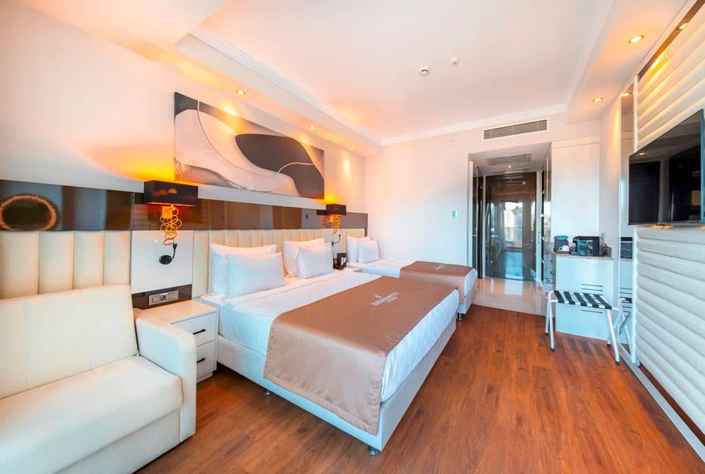 rooms-deluxe-garden-room