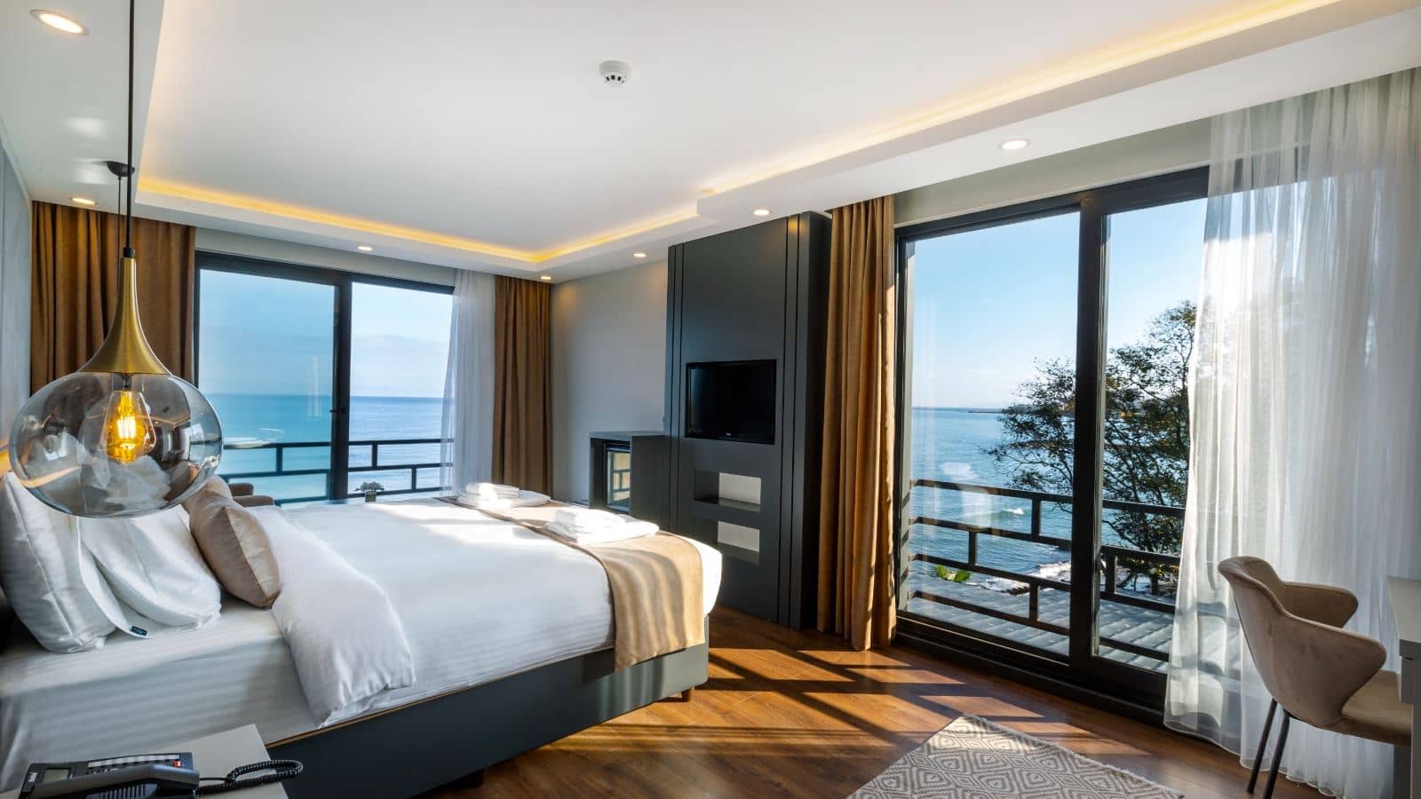 rooms-superior-room