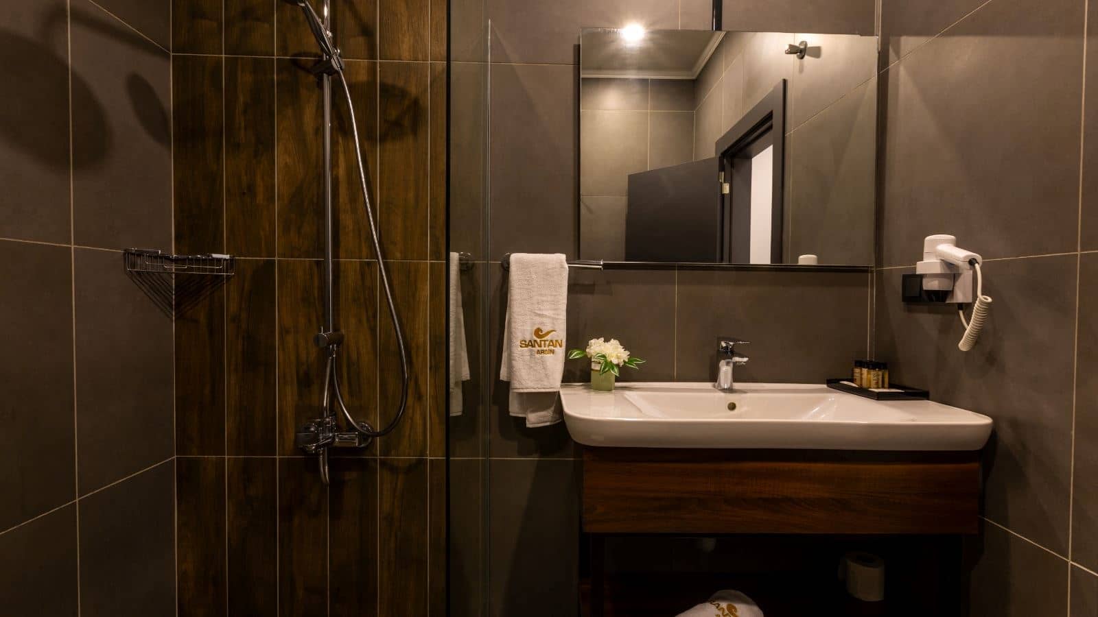 rooms-superior-room