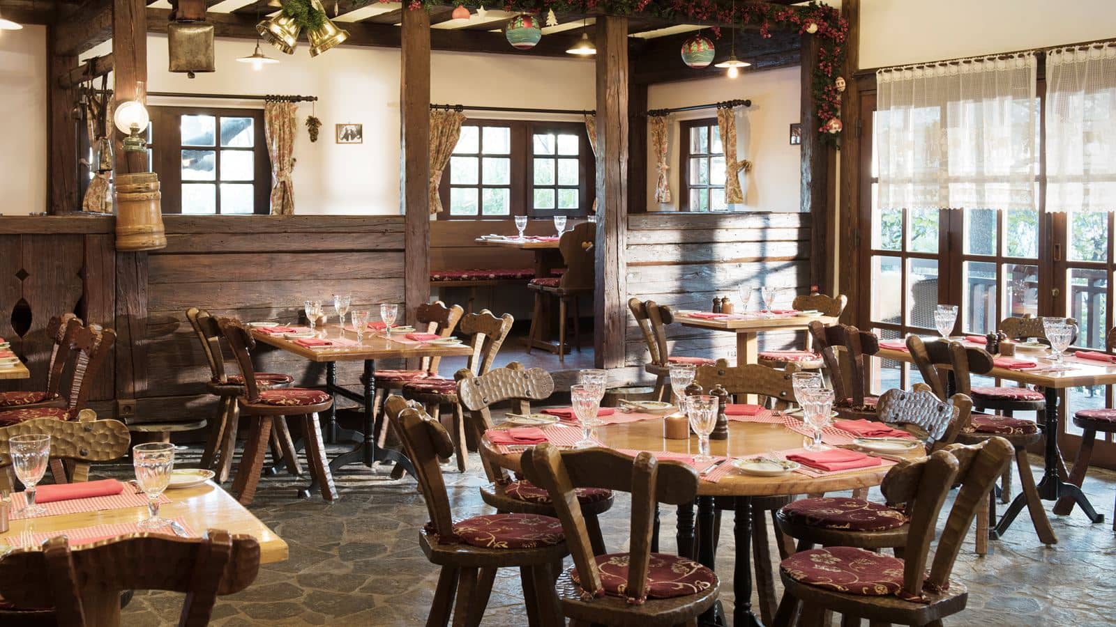 restaurants-restaurants