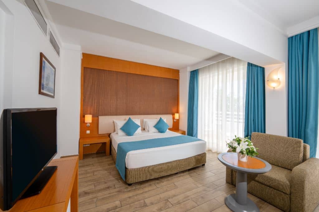 rooms-superior-room