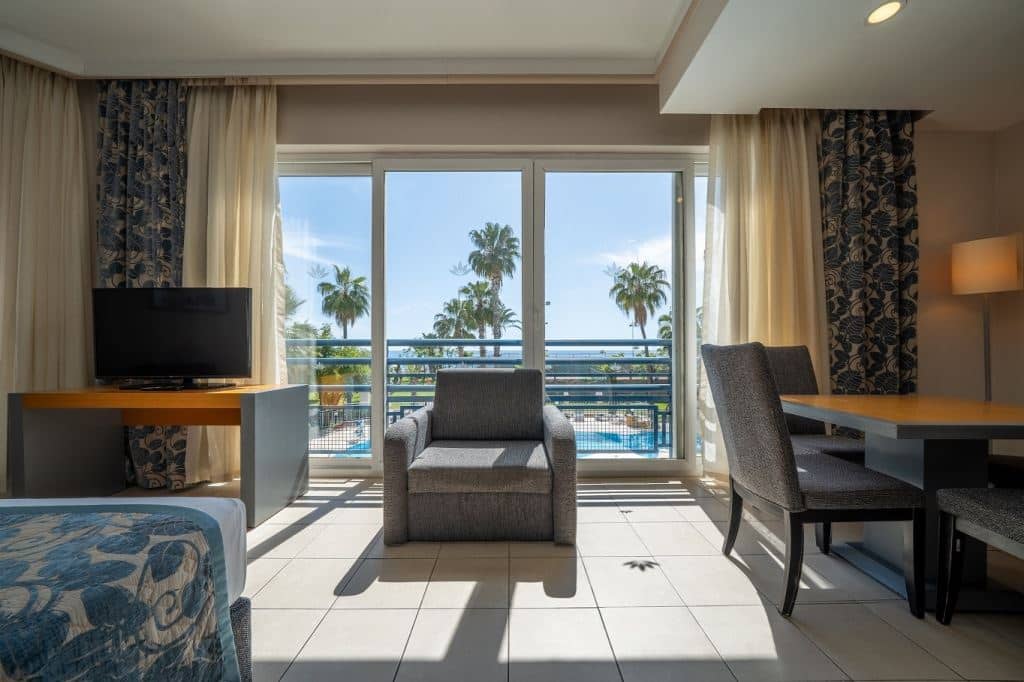 rooms-suite-room