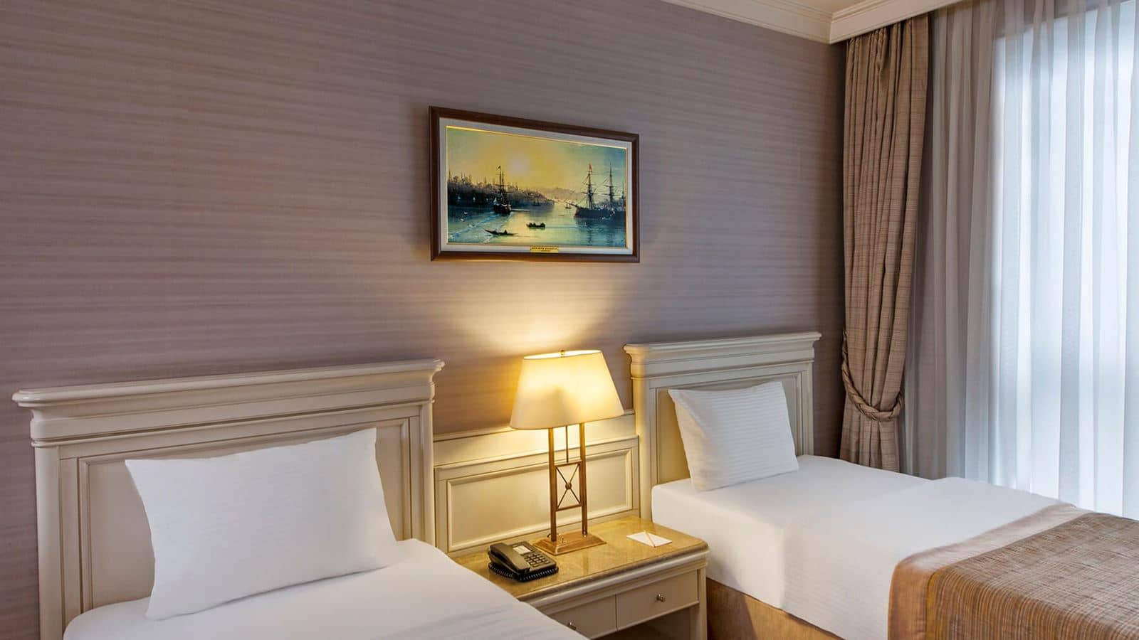 rooms-classic-room