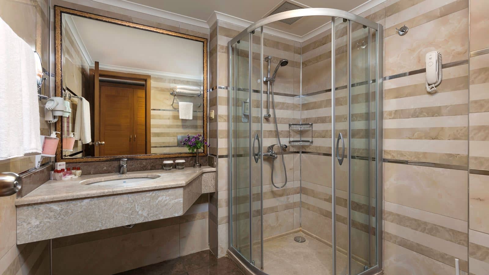 rooms-standard-room