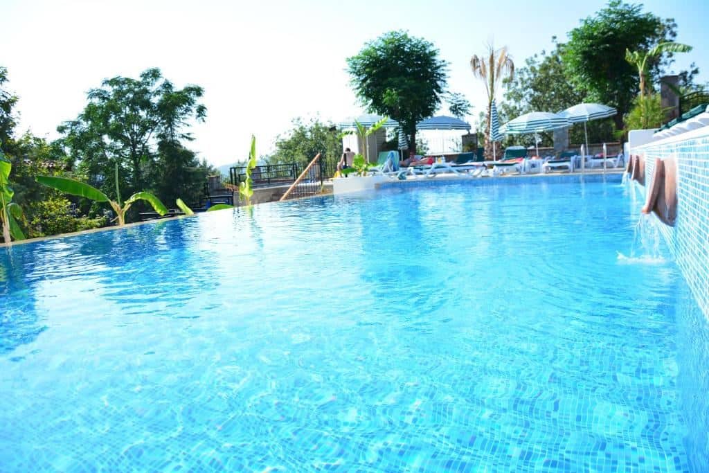 pools-outdoor-pool