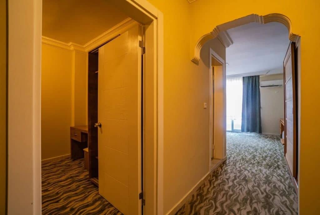 rooms-family-room