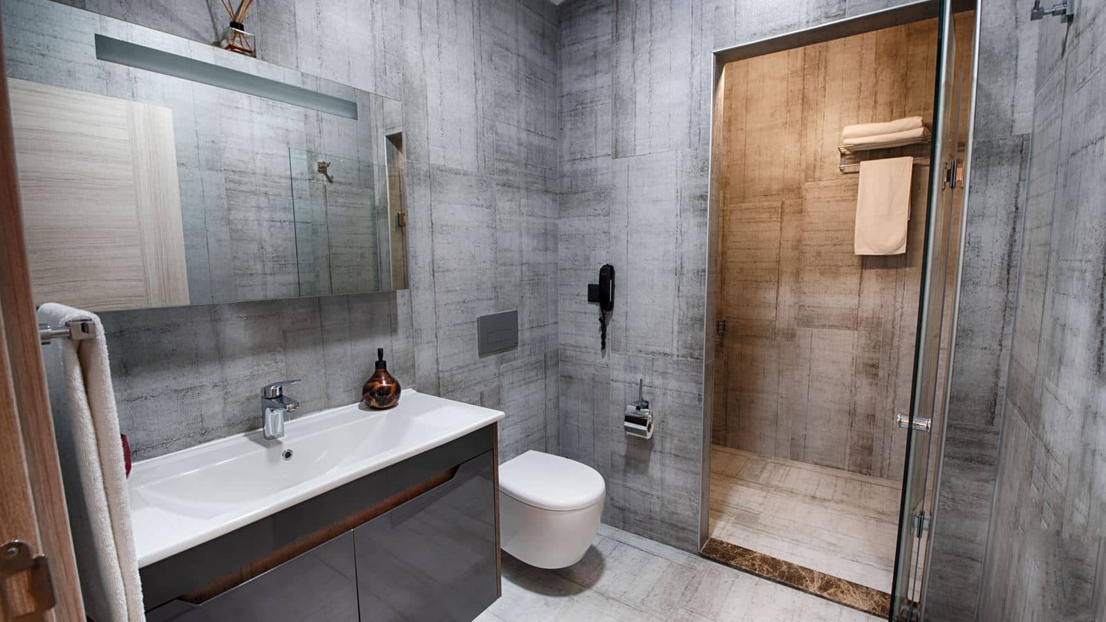 rooms-exclusive-room-land-view