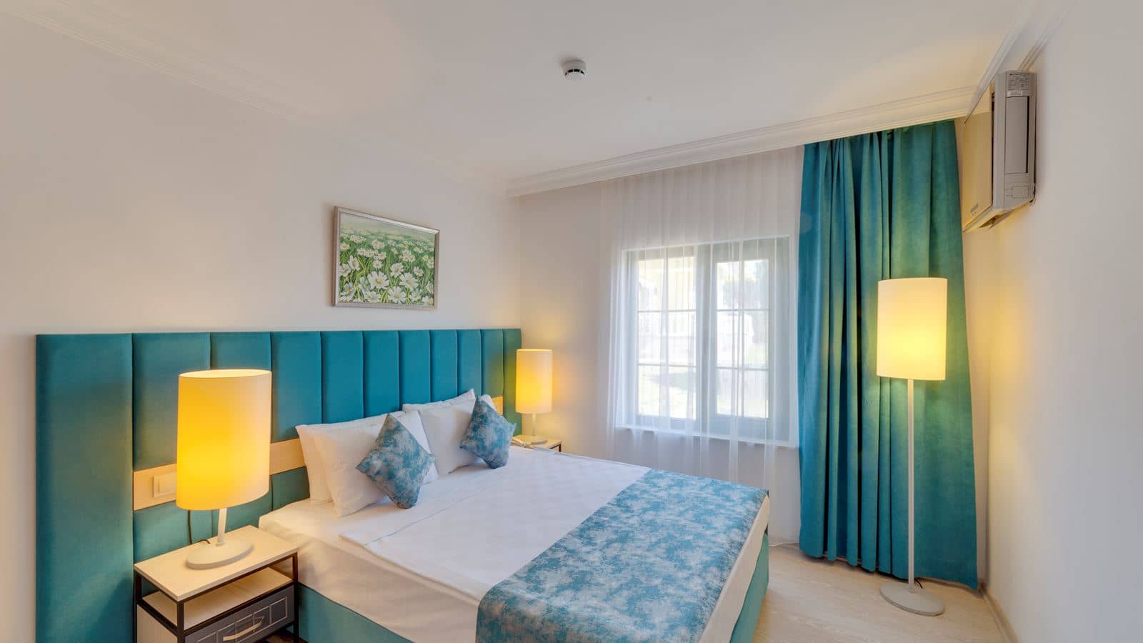 rooms-club-family-room