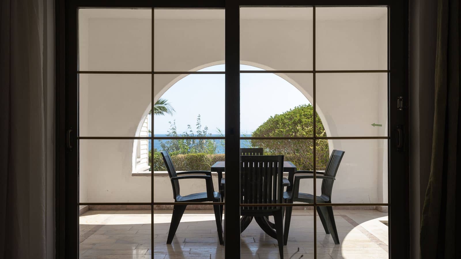 rooms-club-family-room