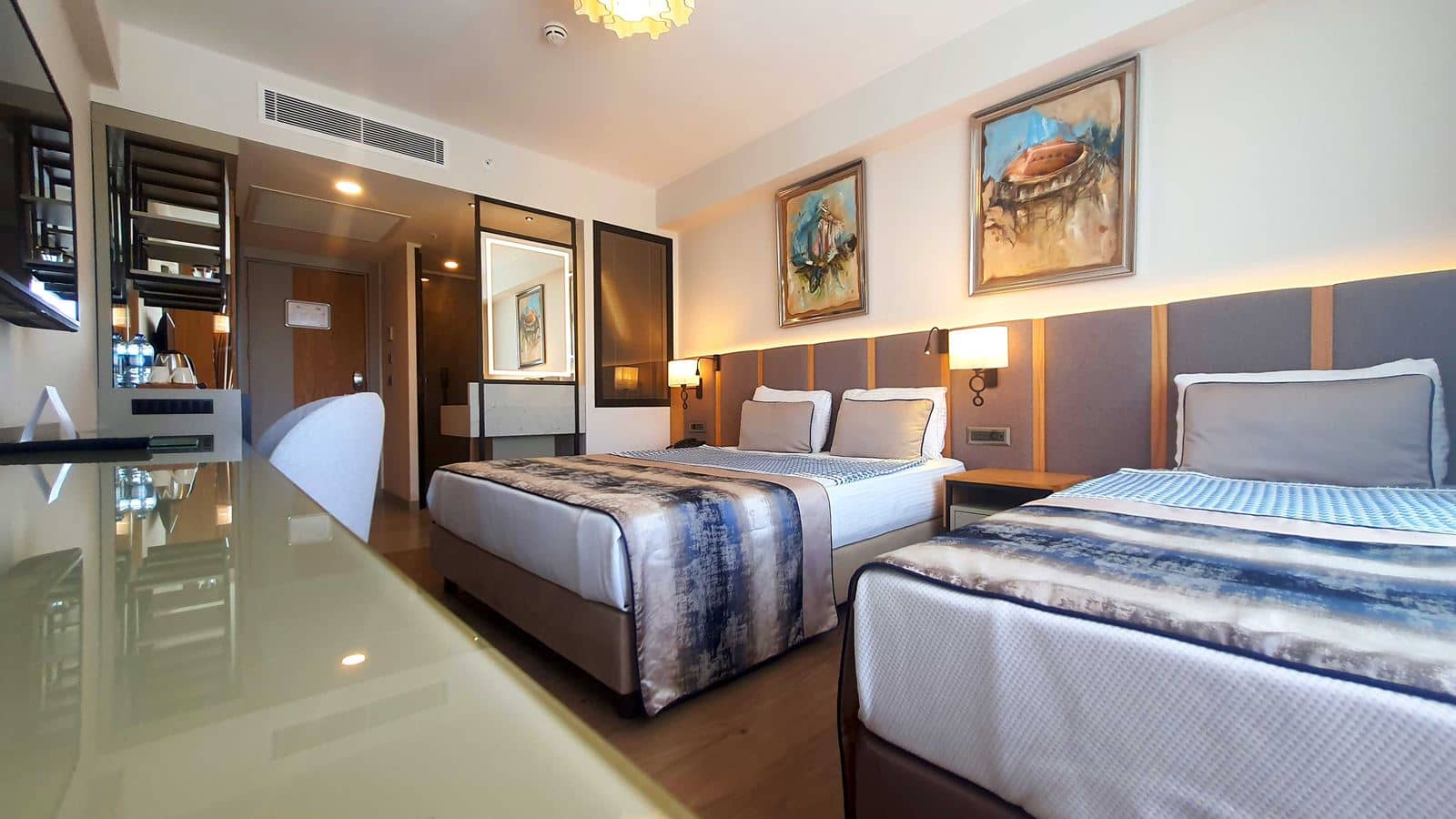 rooms-standard-room-pool-view