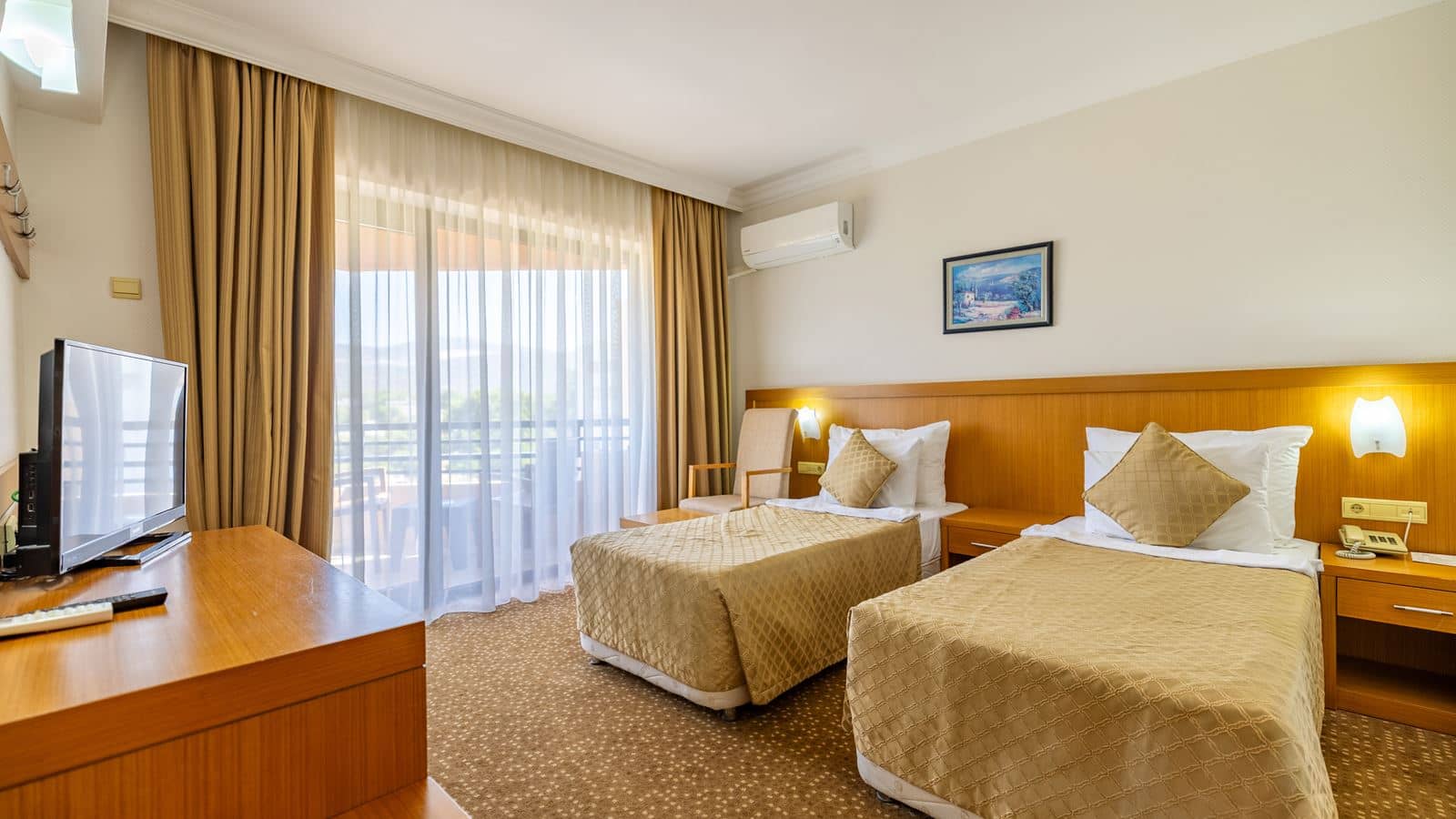 rooms-standard-room-seaview-balcony