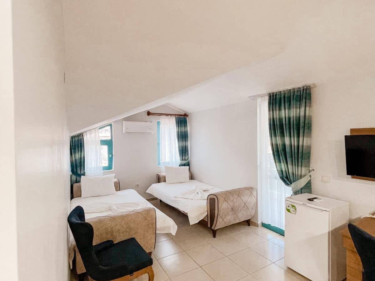 rooms-suit-room