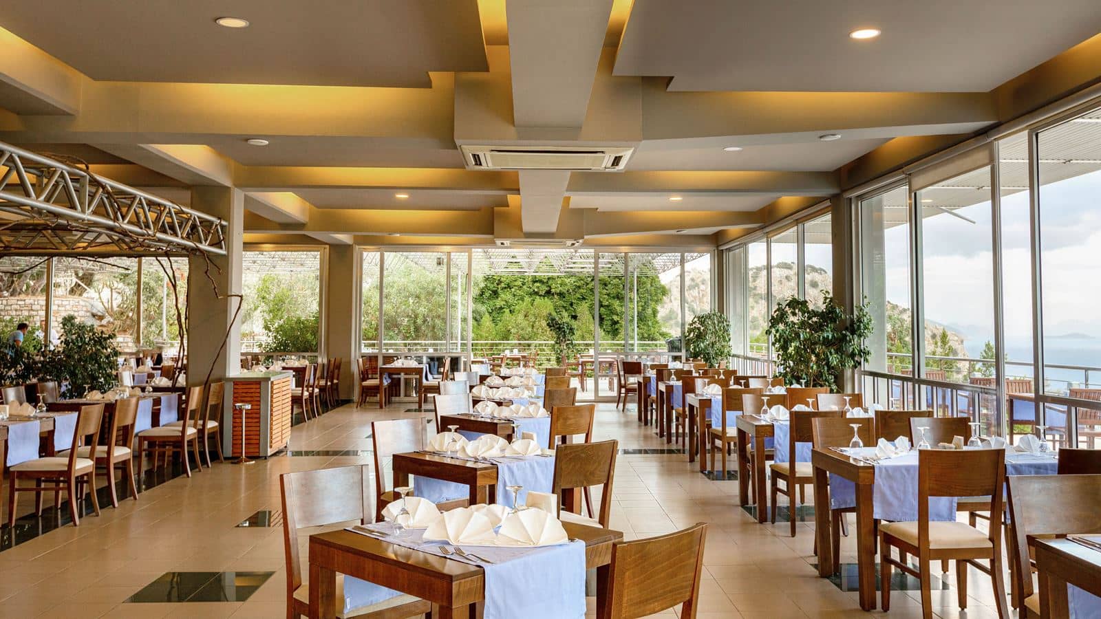 restaurants-main-building