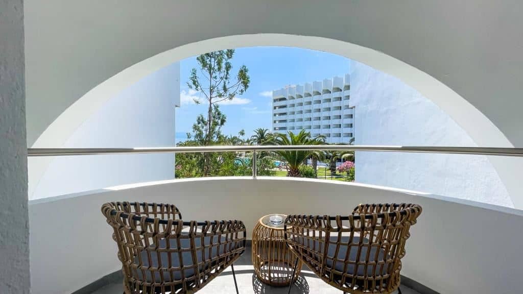 rooms-deluxe-room