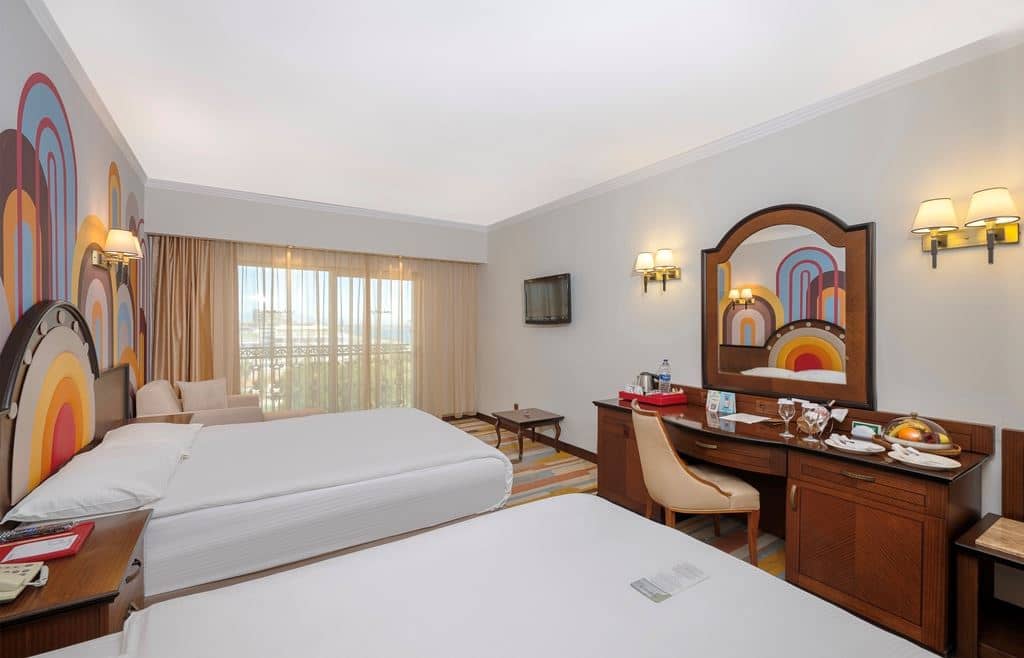 rooms-family-room