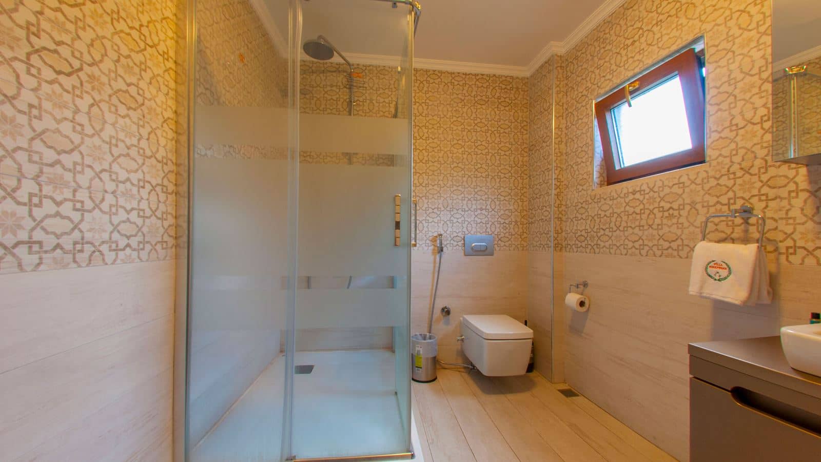rooms-deluxe-villa