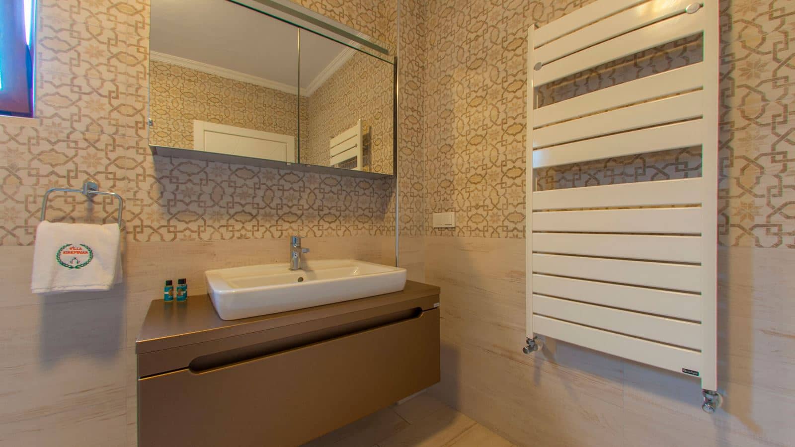 rooms-deluxe-villa
