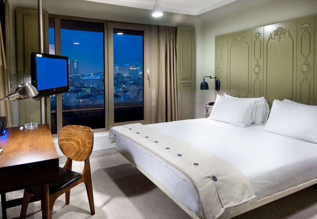 rooms-superior-room-city-view