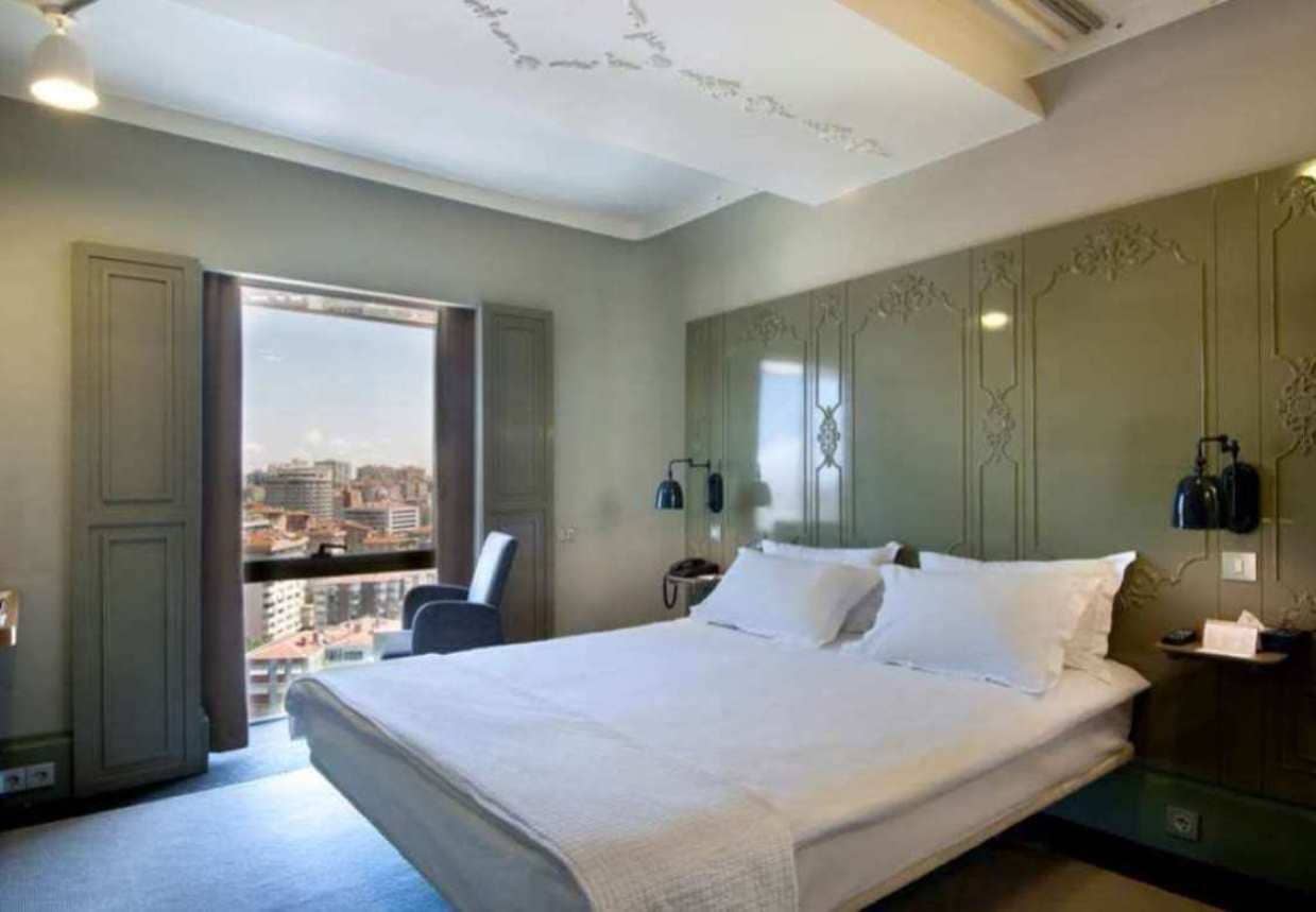 rooms-deluxe-room