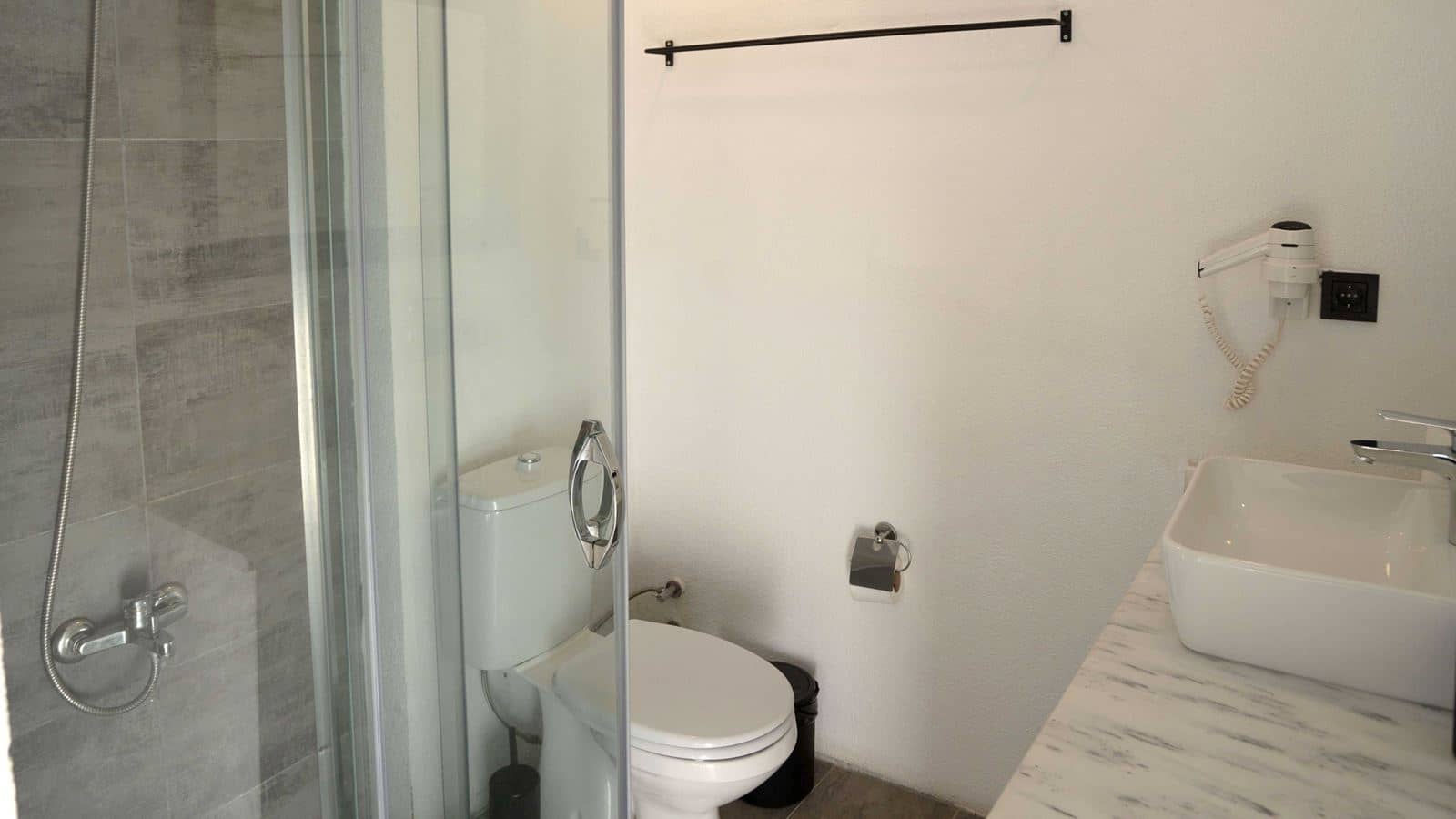 rooms-superior-4-kisilik-oda--kara-manzarali