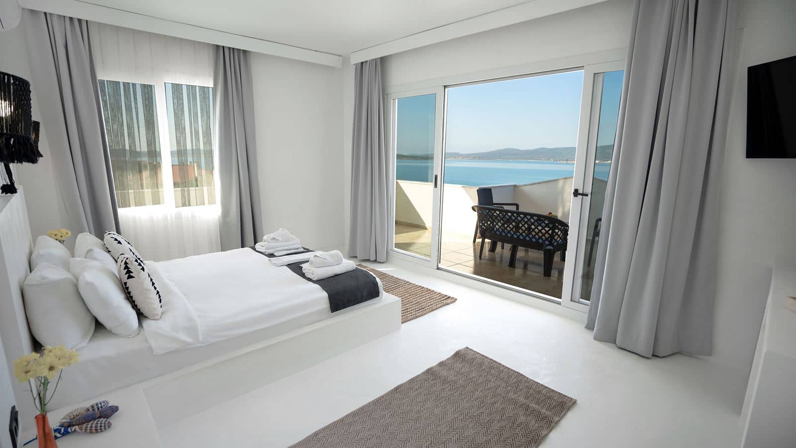 rooms-deluxe-4-kisilik-oda--deniz-manzarali
