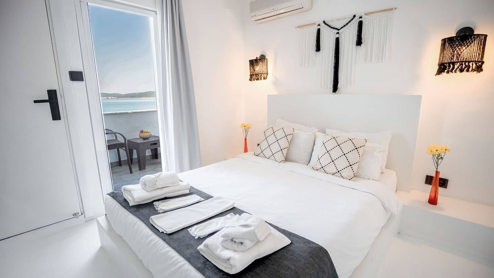 rooms-superior-2-kisilik-oda--kismi-deniz-manzarali