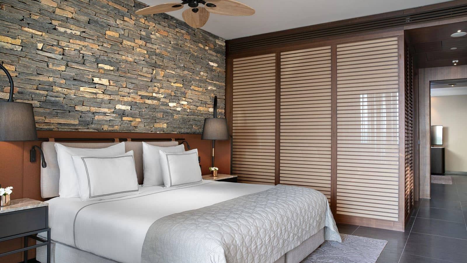 rooms-family-corner-suite-sea-view
